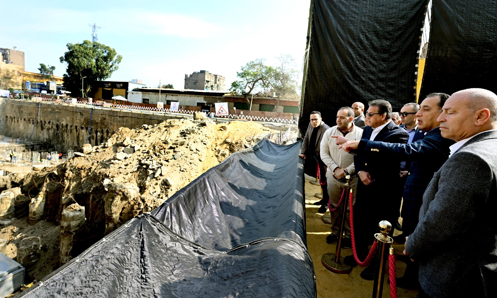 مدبولي يتفقد مستجدات الموقف التنفيذي لمشروع إنشاء مستشفى بولاق أبو العلا الجديد.. صور