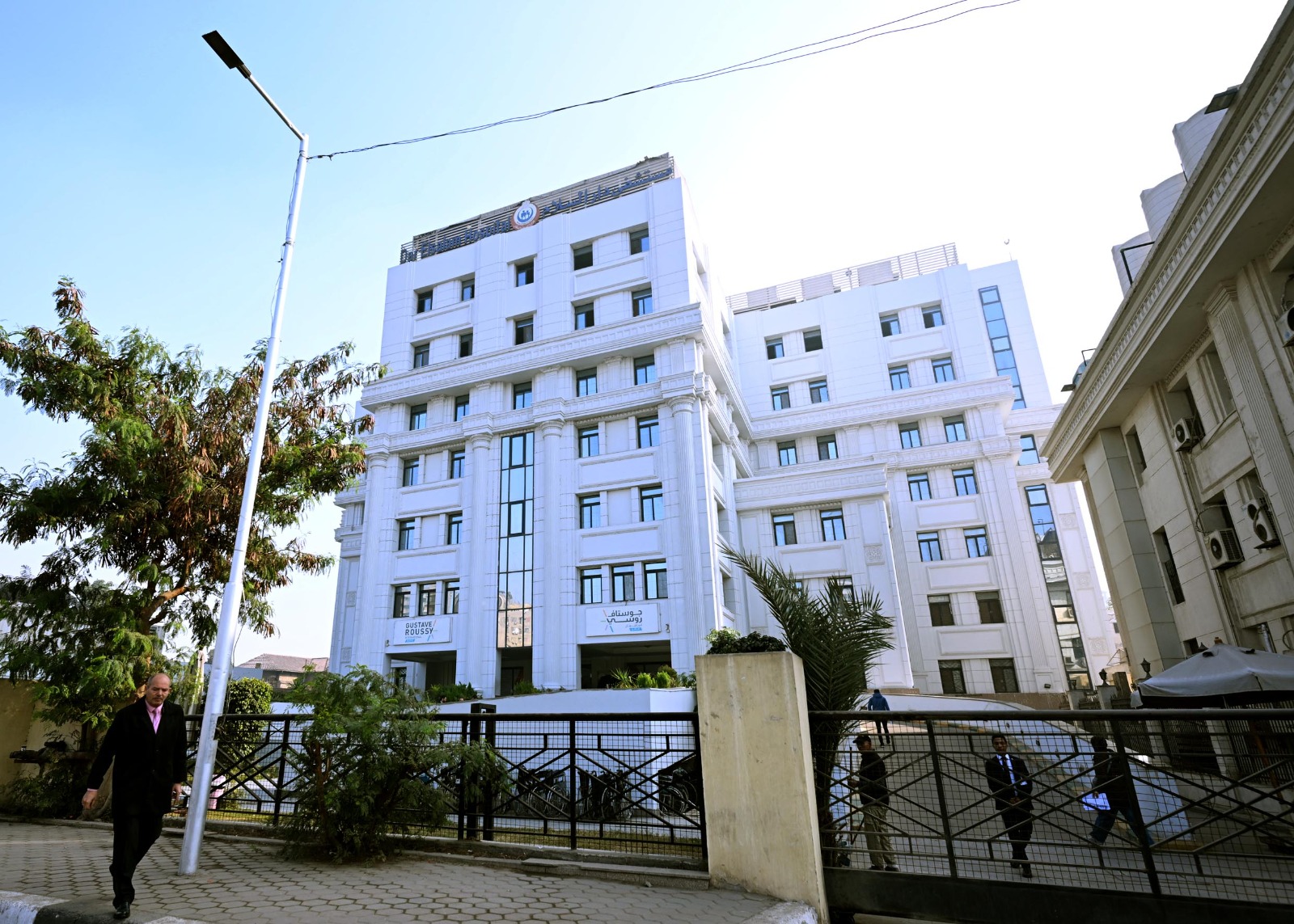 رئيس الوزراء يتفقد مستشفى أورام دار السلام 4 رئيس الوزراء يتفقد مستشفى أورام دار السلام