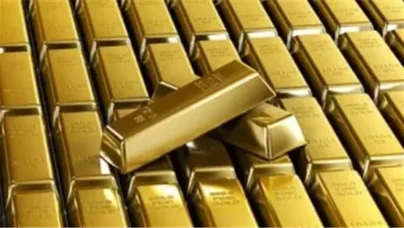 تراجع أسعار الذهب عالميا متأثرة بارتفاع الدولار الأمريكي