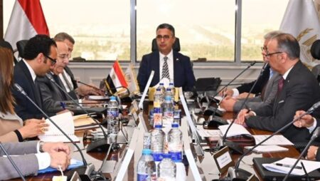 التموين تشدد على تأمين زيوت الطعام ورفع الطاقة الإنتاجية استعداد لشهر رمضان