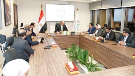 «السبكى» يتابع الكفاءة التشغيلية بالمحافظات المنضمة حديثًا لمنظومة التأمين الشامل