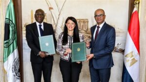 بـ 170 مليون دولار.. المشاط توقع مع البنك الأفريقي المرحلة الثانية من برنامج تنمية القطاع الخاص والتنوع الاقتصادي