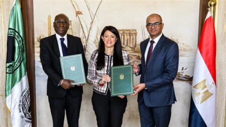 بـ 170 مليون دولار.. المشاط توقع مع البنك الأفريقي المرحلة الثانية من برنامج تنمية القطاع الخاص والتنوع الاقتصادي