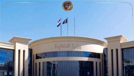 الداخلية تضبط شركة وهمية للنصب على المواطنين بزعم تسفيرهم للعمل بالخارج