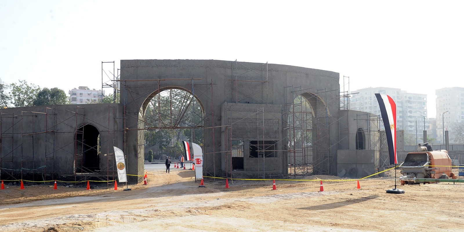 رئيس الوزراء يتفقد مشروع إنشاء مُستشفى هليوبوليس الجديدة.. صور