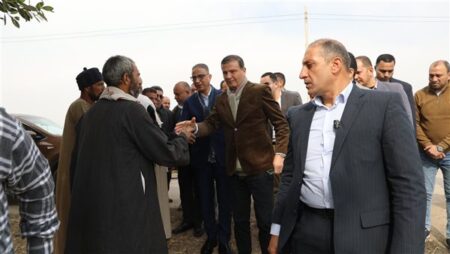 وزير الزراعة ومحافظ الفيوم يتفقدان حقول القمح والمجمعات الزراعية ضمن مبادرة "حياة كريمة" وزير الزراعة ومحافظ الفيوم يتفقدان حقول القمح والمجمعات الزراعية ضمن مبادرة "حياة كريمة"