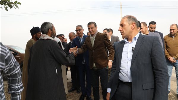 وزير الزراعة ومحافظ الفيوم يتفقدان حقول القمح والمجمعات الزراعية ضمن مبادرة "حياة كريمة" وزير الزراعة ومحافظ الفيوم يتفقدان حقول القمح والمجمعات الزراعية ضمن مبادرة "حياة كريمة"
