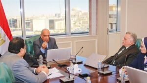 وزير الكهرباء يتابع خطة العمل لتحقيق الاستدامة المالية والتشغيل الاقتصادي وتحسين الأداء وزير الكهرباء يتابع خطة العمل لتحقيق الاستدامة المالية والتشغيل الاقتصادي وتحسين الأداء