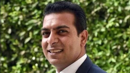 «العائلة والسياسة في مصر».. كتاب جديد لـ"حازم عمر" يرصد جذور التمثيل النيابي للعائلات