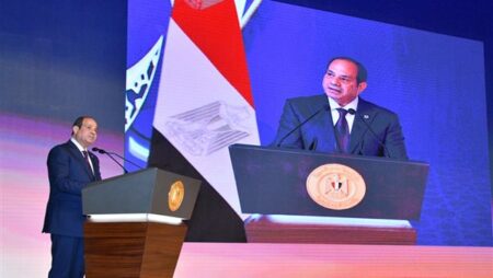 السيسي: مصر حائط صد منيع أمام موجات الهجرة غير الشرعية دون مساومة أو مقايضة