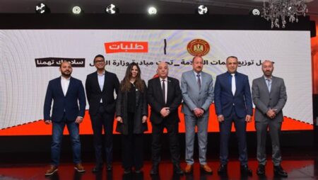 وزارة العمل و«طلبات مصر» تطلقان حملة لتوزيع معدات السلامة على سائقي التوصيل