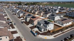 خطة ترامب لإنعاش سوق الإسكان الأمريكي تُخفض الفائدة مؤقتًا وتثير مخاوف تضخمية