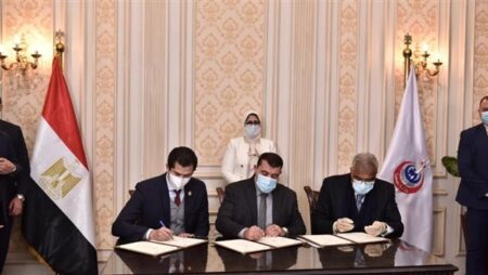 أيادٍ بيضاء في كل مستشفى.. طلعت مصطفى شريك الخير في 57357 ومجدي يعقوب وبهية أيادٍ بيضاء في كل مستشفى.. طلعت مصطفى شريك الخير في 57357 ومجدي يعقوب وبهية