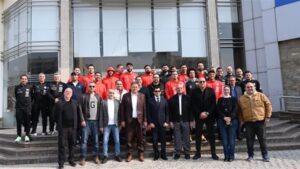 وزير الشباب يحفز لاعبي منتخب مصر لكرة اليد قبل المشاركة في أمم إفريقيا