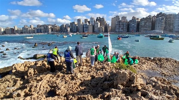 البيئة توجه بمكافحة كل مصادر التلوث من المخلفات الصلبة البحرية البيئة توجه بمكافحة كل مصادر التلوث من المخلفات الصلبة البحرية