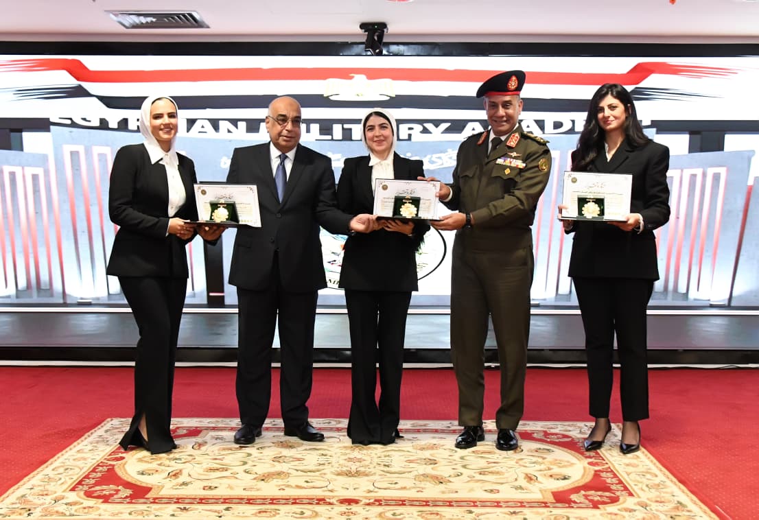 تخرج الدورة الرابعة للمعينين بالهيئات القضائية من الأكاديمية العسكرية المصرية.. شاهد