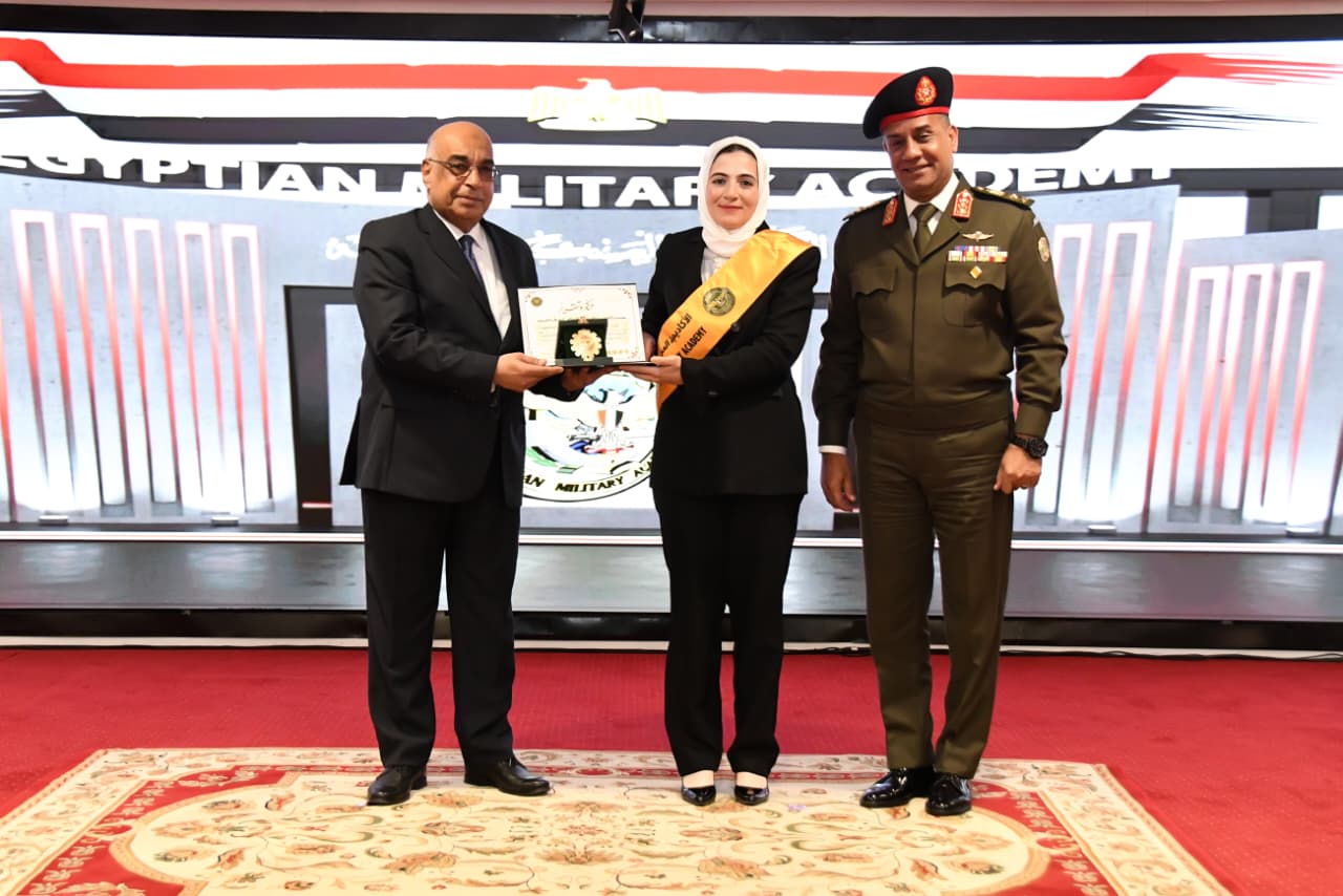 تخرج الدورة الرابعة للمعينين بالهيئات القضائية من الأكاديمية العسكرية المصرية.. شاهد