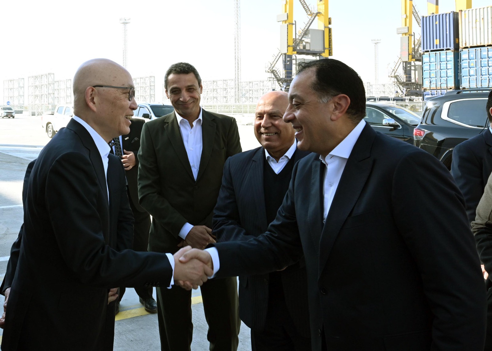 رئيس الوزراء يشهد بدء التشغيل التجاري لمحطة البحر الأحمر لتداول الحاويات رقم 1 (RSCT) بميناء السخنة.. مدبولي: يوم مهم في تاريخ الموانئ المصرية التي تحرص الدولة على تطويرها