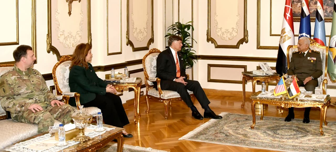 وزير الدفاع يلتقى نائب وزير الخارجية الأمريكى.. صور