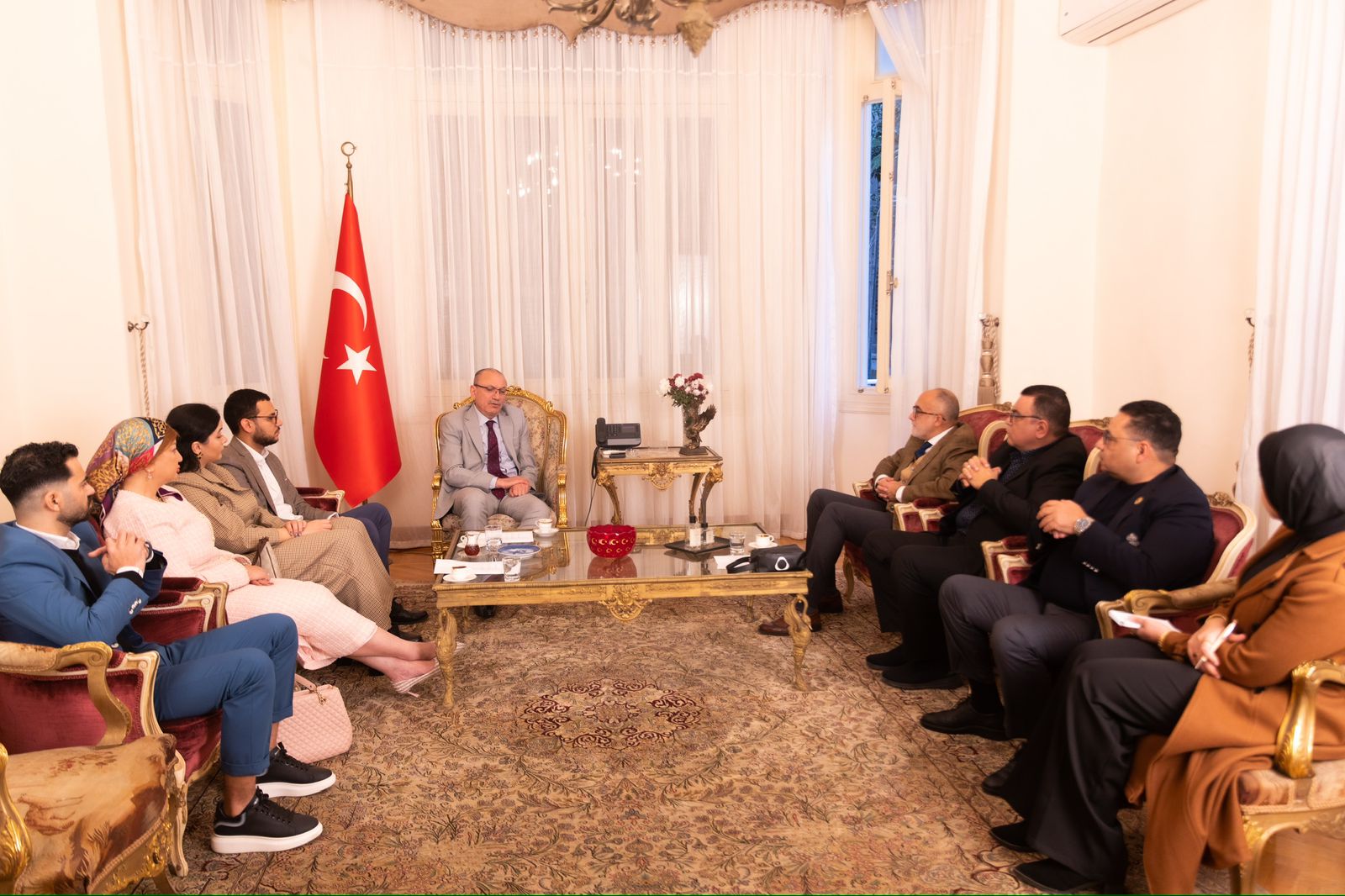 السفير التركي في القاهرة يبحث سبل تعزيز التعاون السياحي مع الجانب المصري.. صور