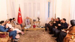 السفير التركي في القاهرة يبحث سبل تعزيز التعاون السياحي مع الجانب المصري.. صور