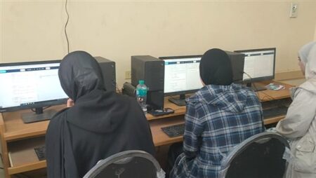 طلاب الصف الأول الثانوي الأزهري يؤدون امتحان البرمجة والذكاء الاصطناعي طلاب الصف الأول الثانوي الأزهري يؤدون امتحان البرمجة والذكاء الاصطناعي