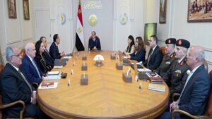 السيسي يوجه بتحقيق أقصى استفادة للمواطنين من مبادرة حياة كريمة