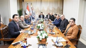 وزير الرياضة يلتقي عددًا من النواب لبحث الخطة المستقبلية ودعم مسارات الاستثمار