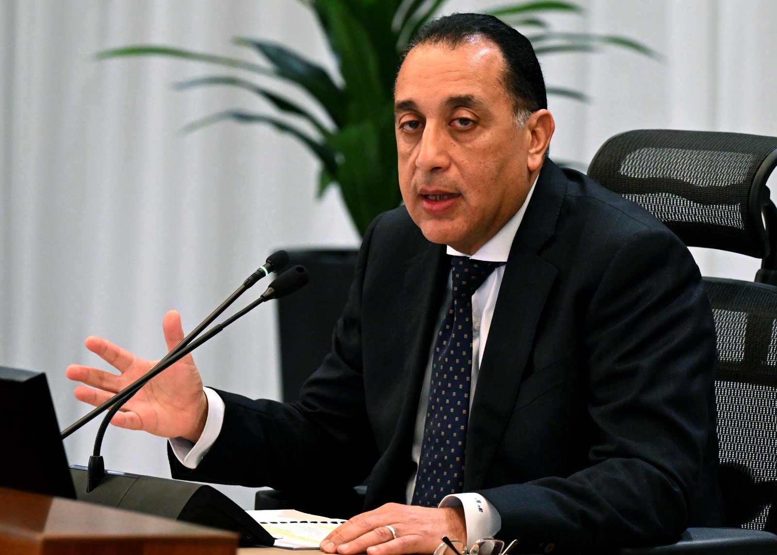 رئيس الوزراء: الفترة المقبلة ستشهد توجيه أولوية في الخطط الاستثمارية للدولة المصرية إلى مشروعي "التأمين الصحي الشامل" و"حياة كريمة"