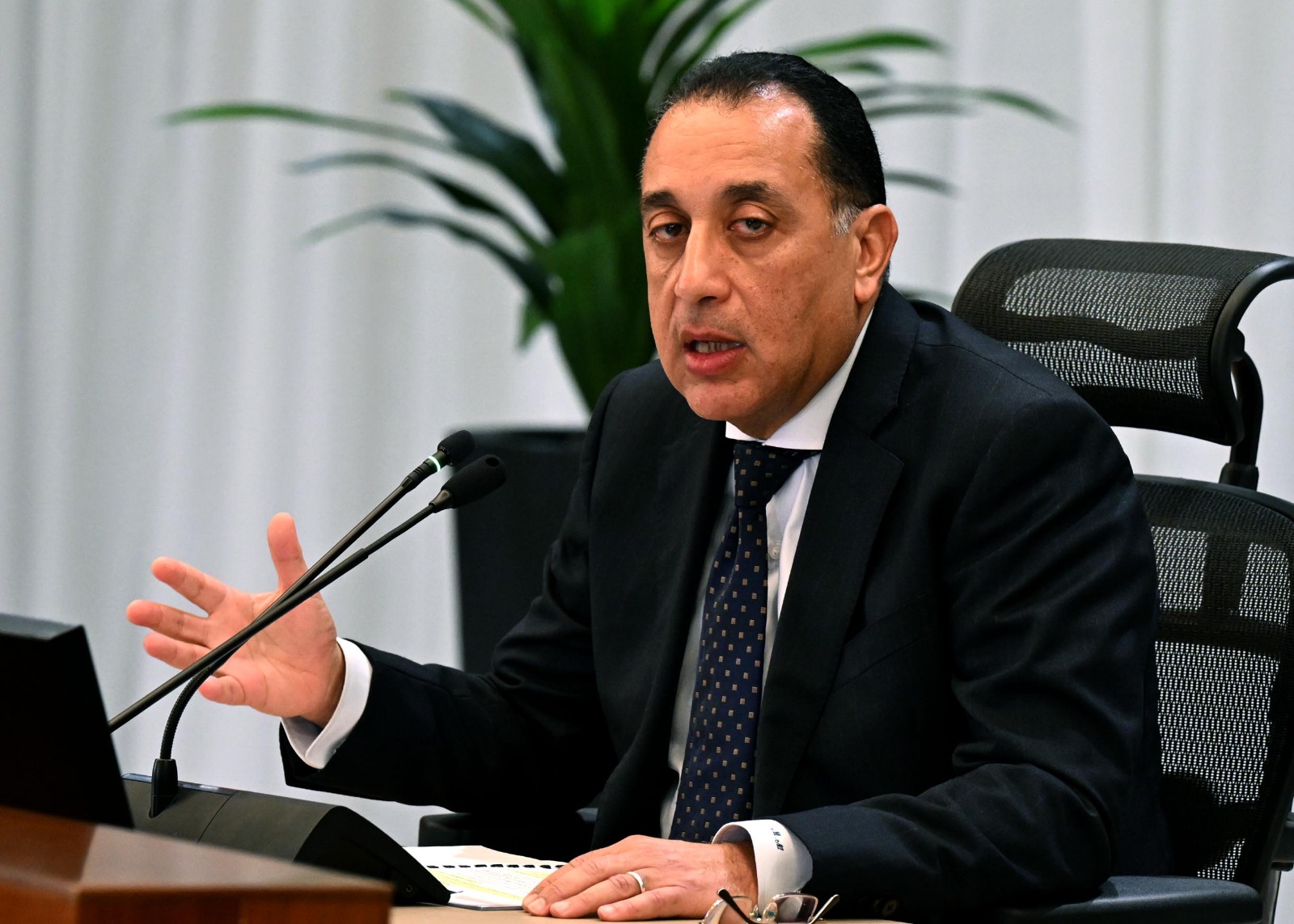 رئيس الوزراء: الفترة المقبلة ستشهد توجيه أولوية في الخطط الاستثمارية للدولة المصرية إلى مشروعي "التأمين الصحي الشامل" و"حياة كريمة"