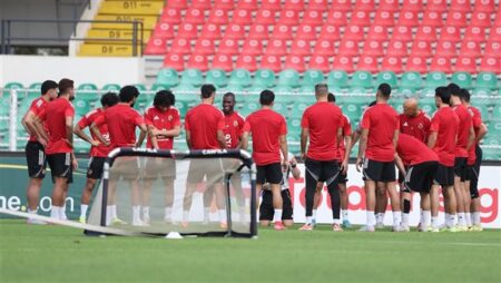 إمام عاشور على رأس قائمة الأهلي في مواجهة الجيش الملكي