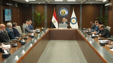تسريع تطبيق الحفر الأفقي والتكسير الهيدروليكي لزيادة إنتاج الزيت والغاز