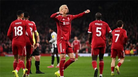 فيديو | محمد صلاح يصنع التاريخ وليفربول ينتقم من نيوكاسل برباعية في الدوري الإنجليزي