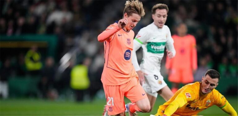 دي يونج يقر باعتراف هام بعد فوز برشلونة على إلتشي