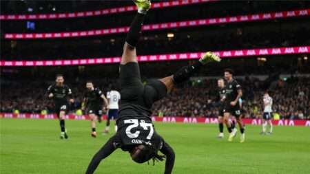 ترتيب هدافي الدوري الإنجليزي بعد هدف سيمينيو في مباراة مانشستر سيتي وتوتنهام