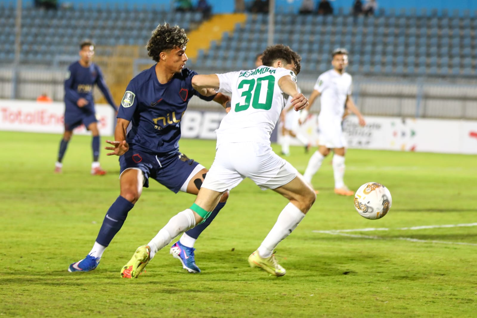 الزمالك يهزم المصري ويتصدر مجموعته في كأس الكونفدرالية