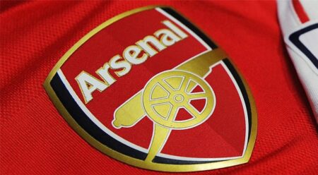 ضربة قوية.. آرسنال يعلن إصابة لاعبه ومخاوف من انتهاء موسمه