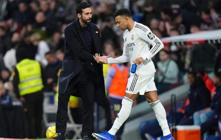 مبابي يواجه أربيلوا وينتقد أداء ريال مدريد بعد الفوز أمام رايو فاليكانو مبابي يواجه أربيلوا وينتقد أداء ريال مدريد بعد الفوز أمام رايو فاليكانو