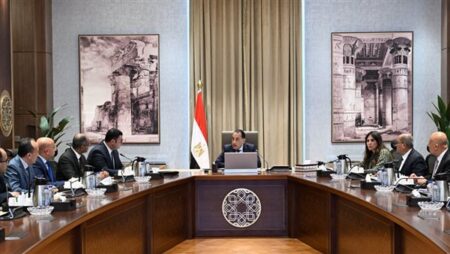 رئيس الوزراء يتابع تنفيذ إجراءات تطوير مرفق مياه الشرب والصرف الصحي