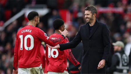 تتوقف على كاريك.. مانشستر يونايتد يهدد خطط باريس سان جيرمان الموسم المقبل