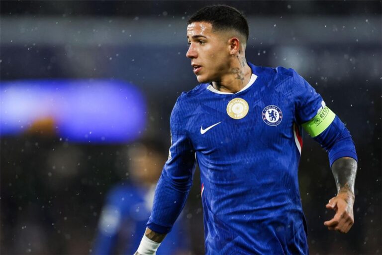 إنزو فرنانديز يكسر صمته ويعلق على شائعات ارتباطه بـ ريال مدريد