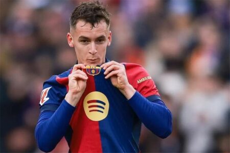 كاسادو يعلق على إصابته ضد ريال مايوركا ويشيد بزميله في برشلونة: عانينا مع إصابته