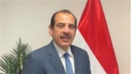 الصحة المصرية في الصدارة.. الدكتور عمرو قنديل أول مصري يحصد جائزة نيلسون مانديلا العالمية