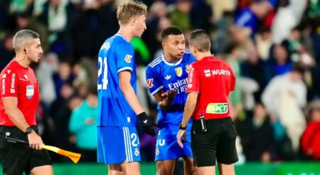 مبابي يهين الحكم بلفظ نابٍ في مباراة ريال مدريد وفالنسيا