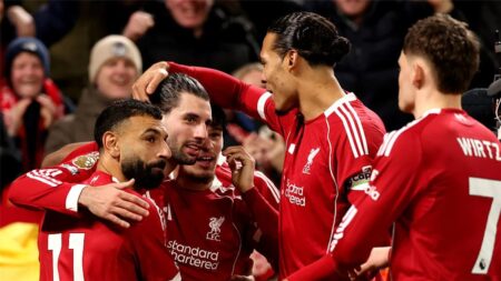 مدرب سندرلاند يحذر من لاعب ليفربول: يمتلك خطورة كبرى