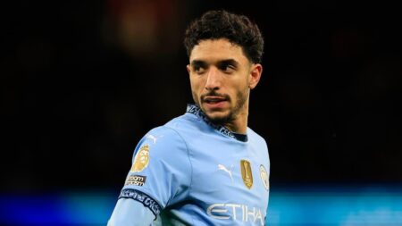 موقف توتنهام من التعاقد مع عمر مرموش في نهاية الموسم