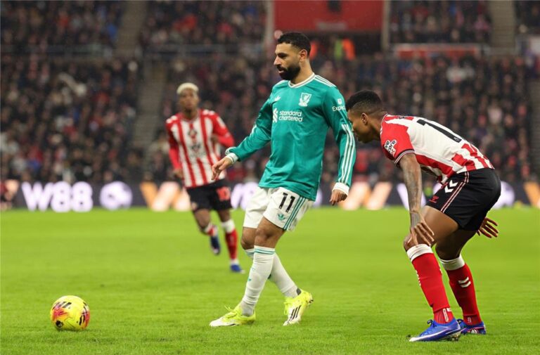 محمد صلاح يتفوق على جيرارد ومبابي بعد صناعة هدف ليفربول أمام سندرلاند