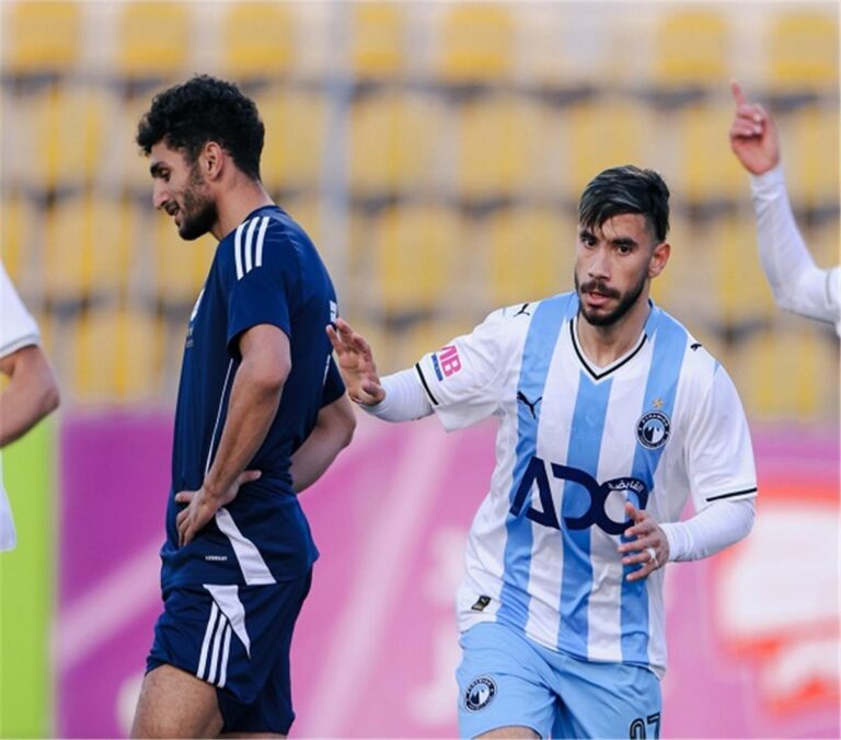 فيديو | بـ 10 لاعبين.. بيراميدز يهزم إنبي بصعوبة ويتمسك بوصافة الدوري المصري