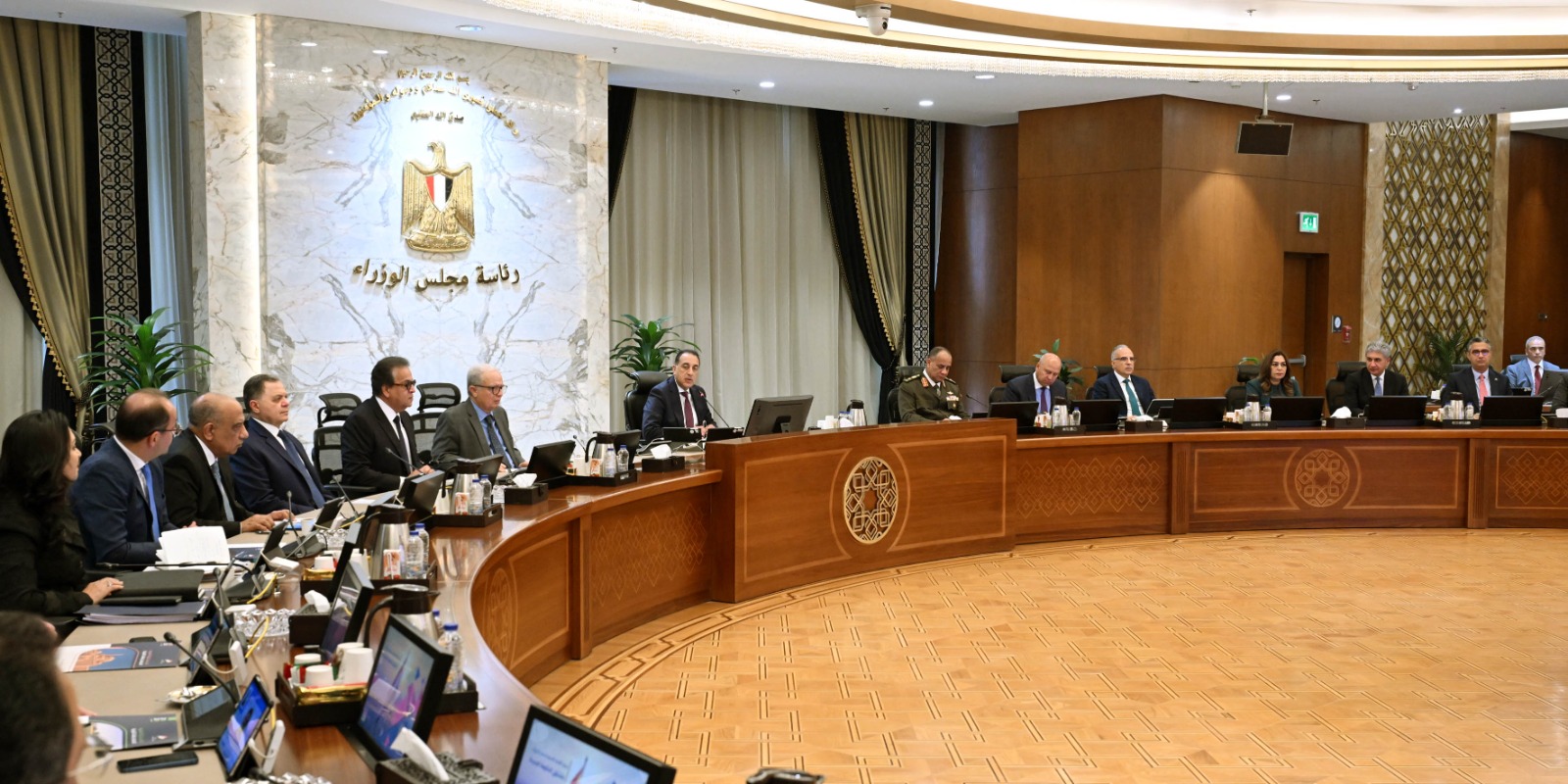 في أول اجتماع للحكومة بتشكيلها الجديد.. رئيس الوزراء: المواطن في هذه المرحلة هو الأولوية الأولى