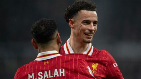 كورتيس جونز يتجاهل محمد صلاح ويختار أفضل لاعب زامله في ليفربول